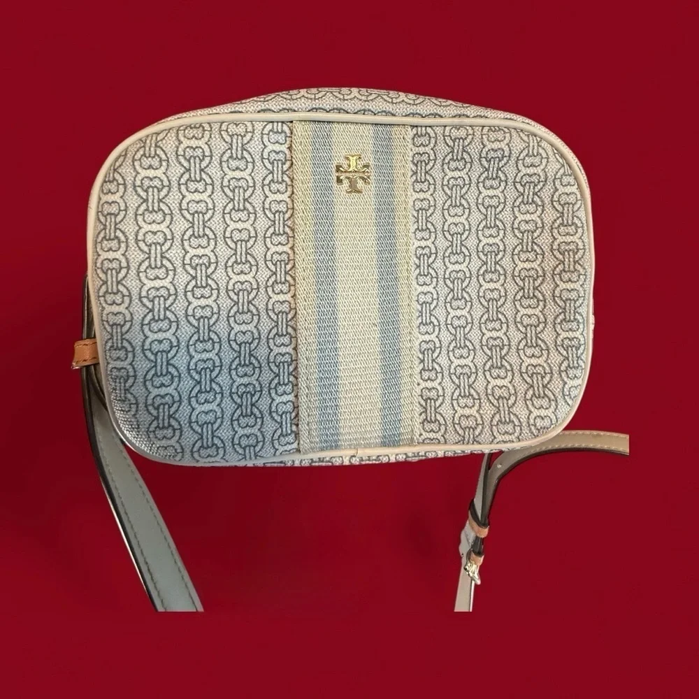 Tory Burch Gemini Link Crossbody Camera Bag Preloved Condition ( stained inside)